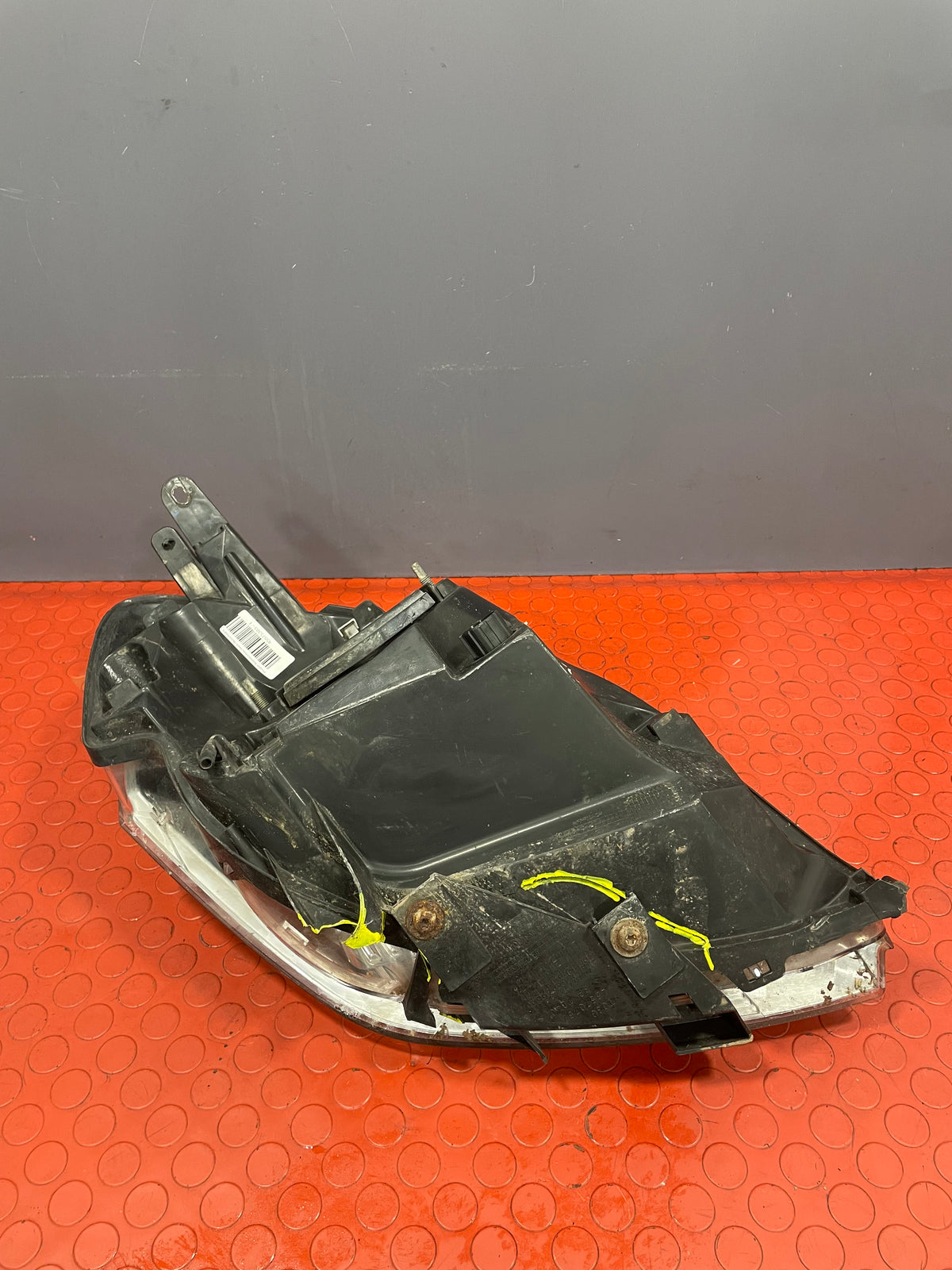 Peugeot Bipper/Citroen Nemo PASSENGER SIDE HEADLIGHT 2013(Broken Mountings Cracked Underside) P/N 45575383 - 1