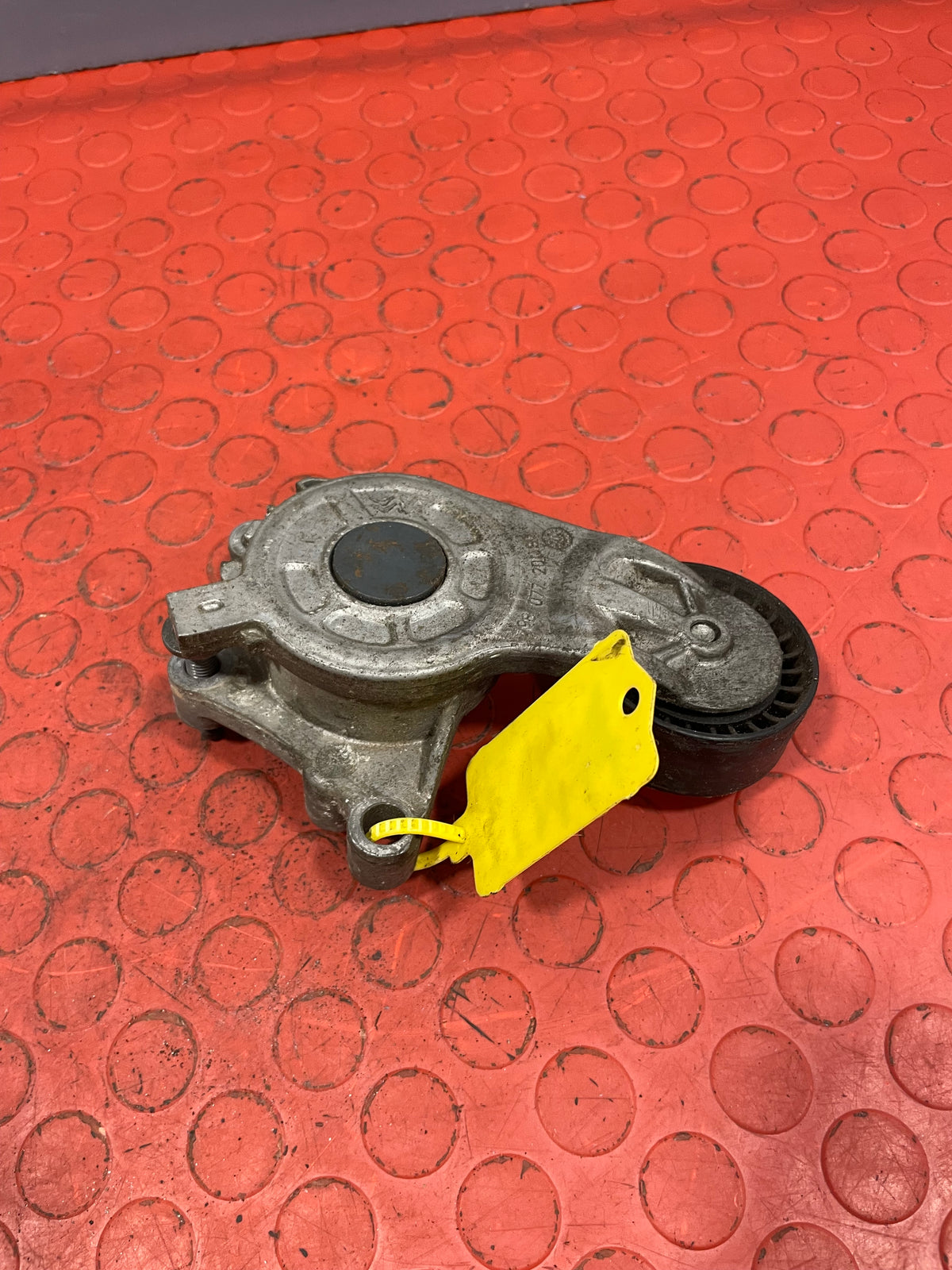 Peugeot Expert/ Citroen Dispatch/ Toyota Proace/Vauxhall Vivaro  AUXILIARY BELT TENSIONER 1.6HDI 2018-2023   P/N 9807720180 - 2