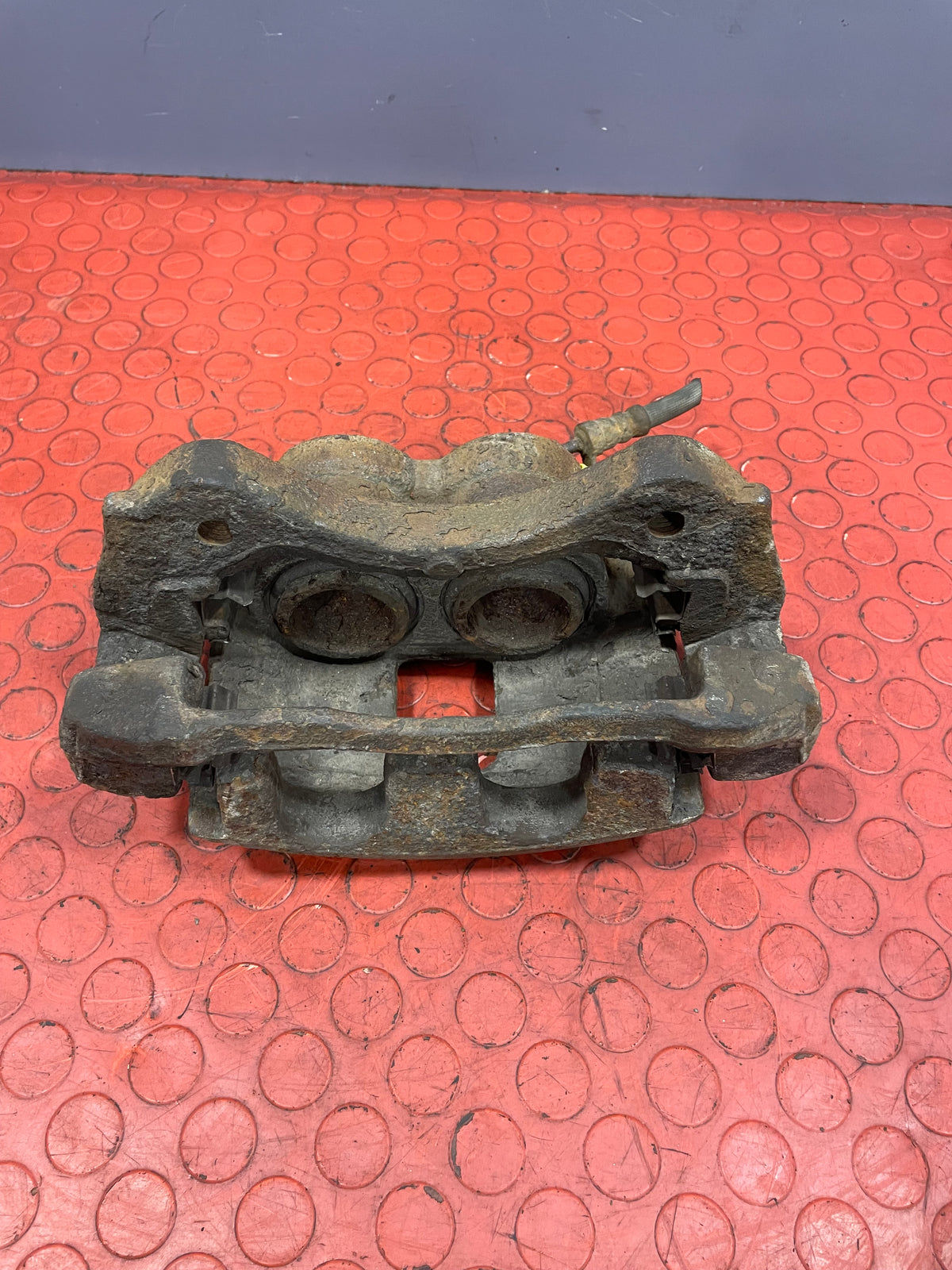 Ford Transit FRONT BRAKE CALIPER Drivers Side 2013-2016 P/N Y04243
