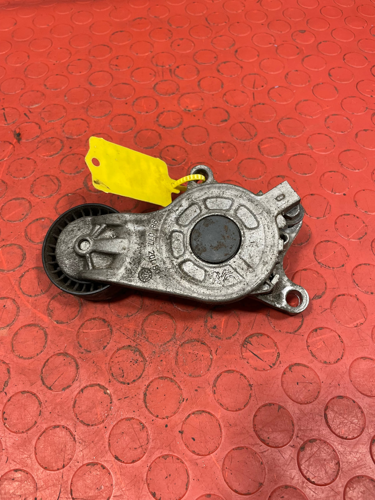Peugeot Expert/ Citroen Dispatch/ Toyota Proace/Vauxhall Vivaro  AUXILIARY BELT TENSIONER 1.6HDI 2018-2023   P/N 9807720180 - 2