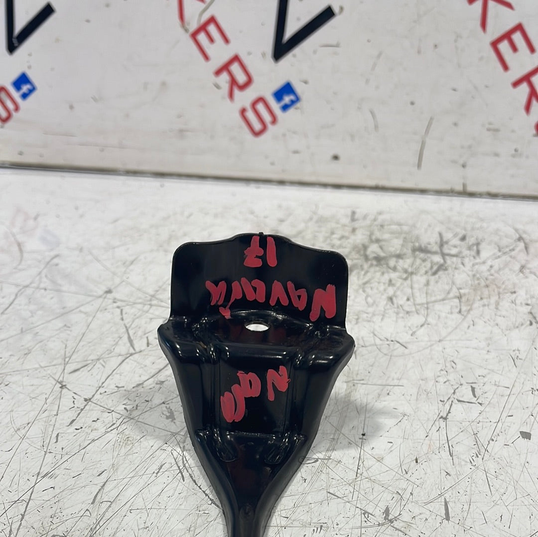 Nissan Navara BATTERY CLAMP/BRACKET 2017 P/N BFD032676