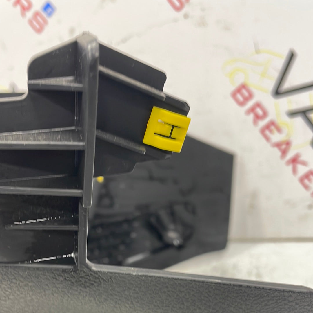 Vauxhall Vivaro/Peugeot Expert/Toyota Proace/Citroen Dispatch MK3 LOWER GEAR STICK SURROUND 2019-2024 P/N 9812122677