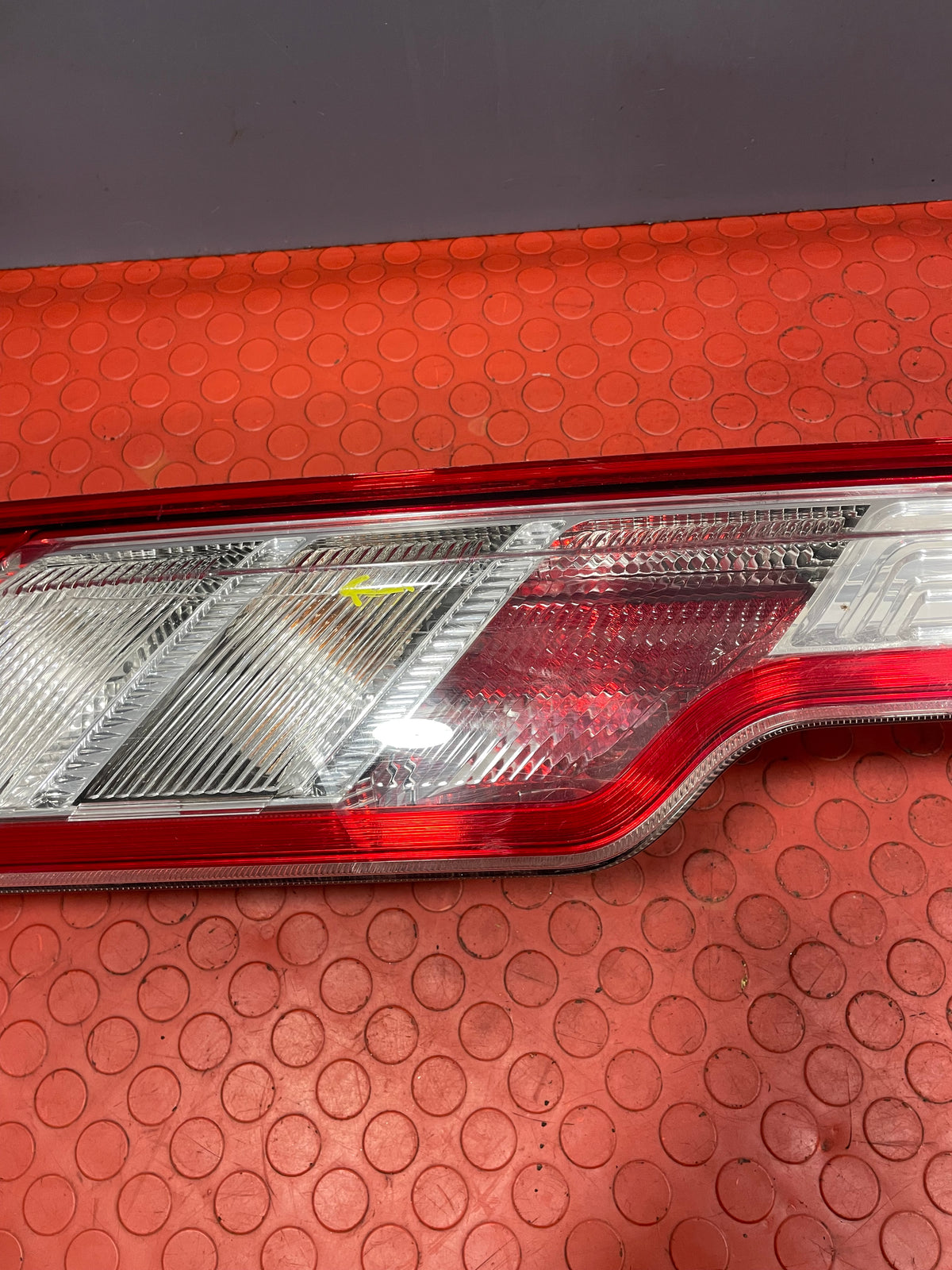 Ford Transit Custom TAILLIGHT PASSENGER SIDE LH (Damaged Lens) 2013-2023 P/N BK2113405AG - 3