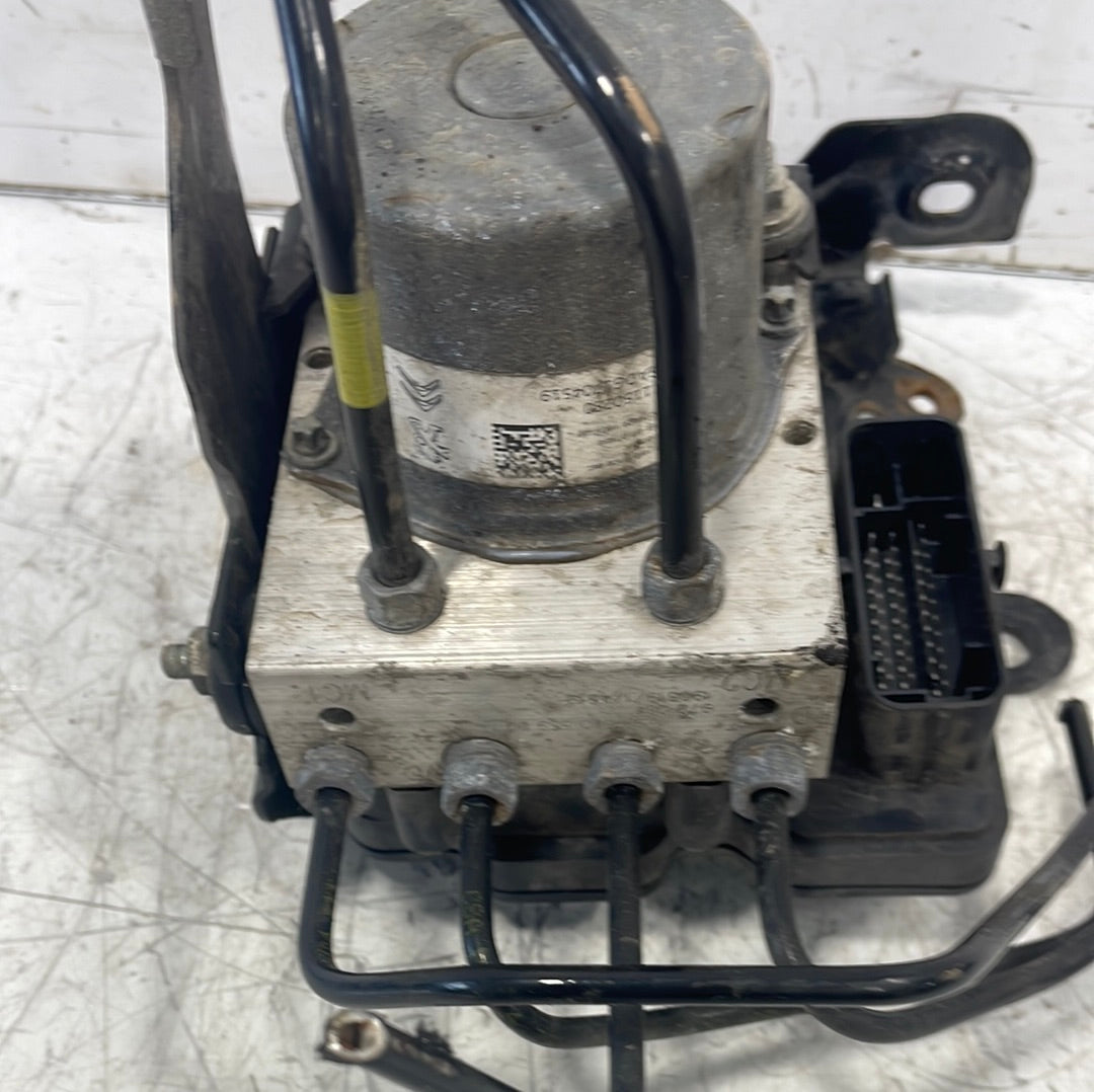 Citroen Dispatch/ Peugeot Expert/ Toyota Proace/Vauxhall Vivaro ABS PUMP UNIT 1.5 HDI 2019-2023  P/N 0265956240
