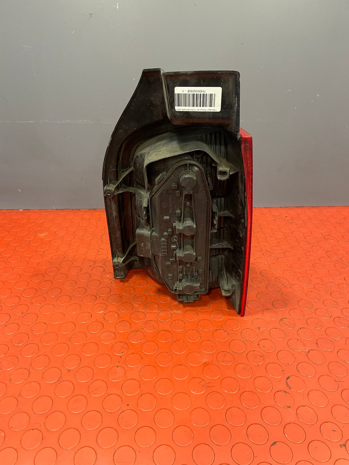 Volkswagen Transporter T5 PASSENGER SIDE REAR TAIL LIGHT 2009-2015 P/N 7H0945095F - 1`