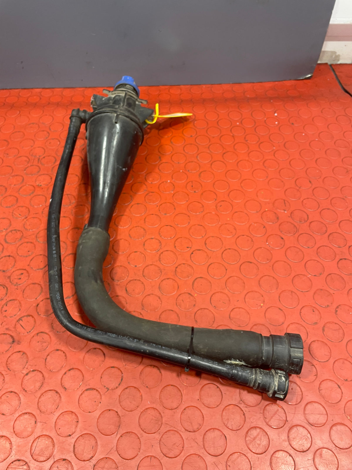 Citroen Dispatch/Vauxhall Vivaro/Peugeot Expert/Toyota Proace/Fiat Scudo ADBLUE TANK FILLER 2016-2024 P/N 9810969380