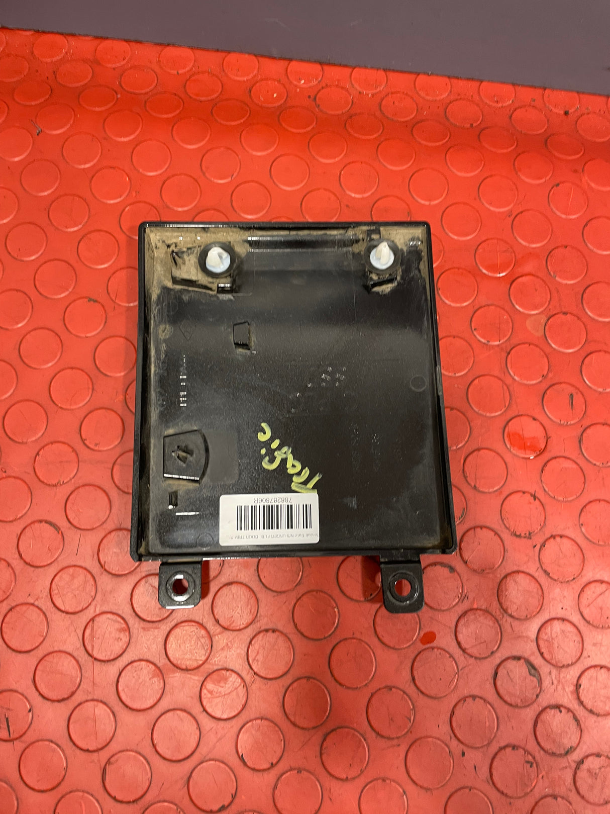 Renault Trafic/Vauxhall Vivaro/Nissan NV300 UNDER FUEL FILLER FLAP PASSENGER'S SIDE (Metallic Black) 2014-2019 P/N 788287806R
