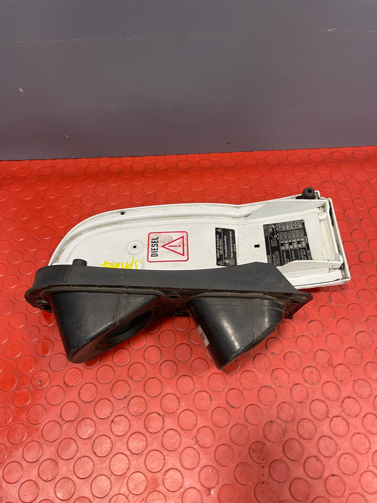 Mercedes Benz Sprinter COMPLETE FUEL FILLER CAP COVER & HOUSING (White) P/N D4010021