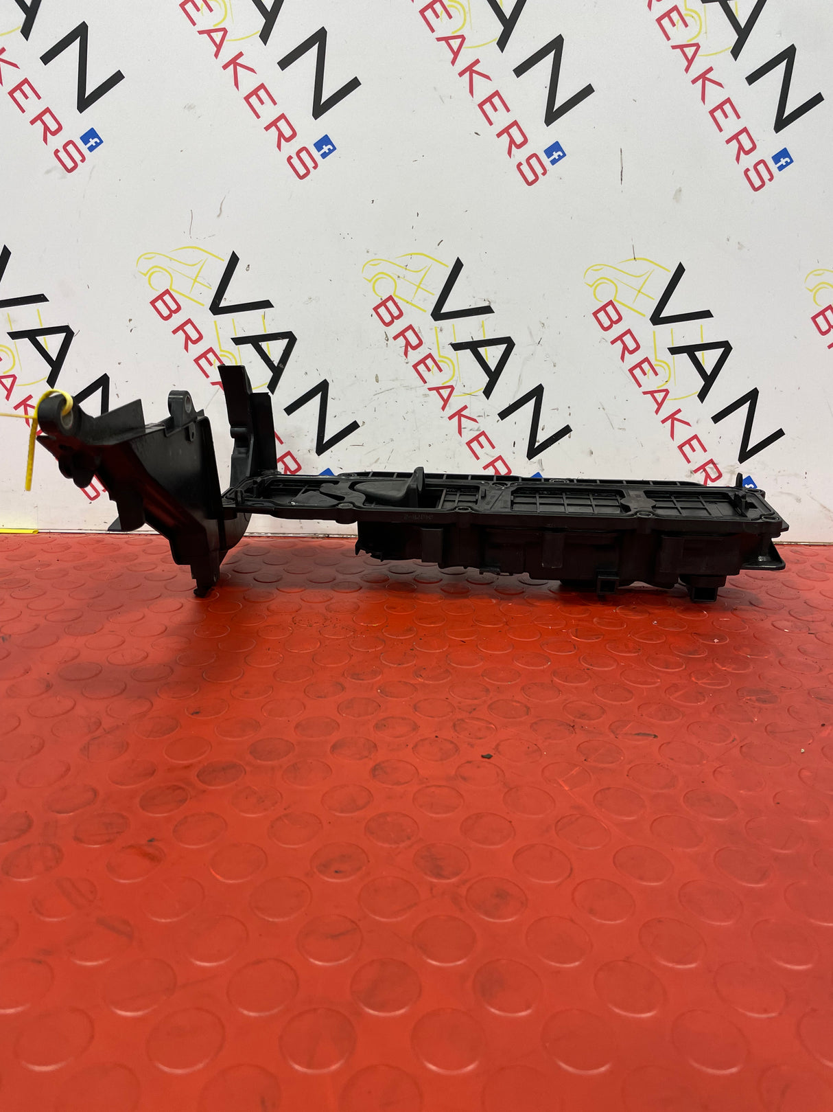 Peugeot Partner Citroen Berlingo CYLINDER HEAD VALVE COVER 1.6 HDi 8V 2013-2018  P/N 9688939180- 1
