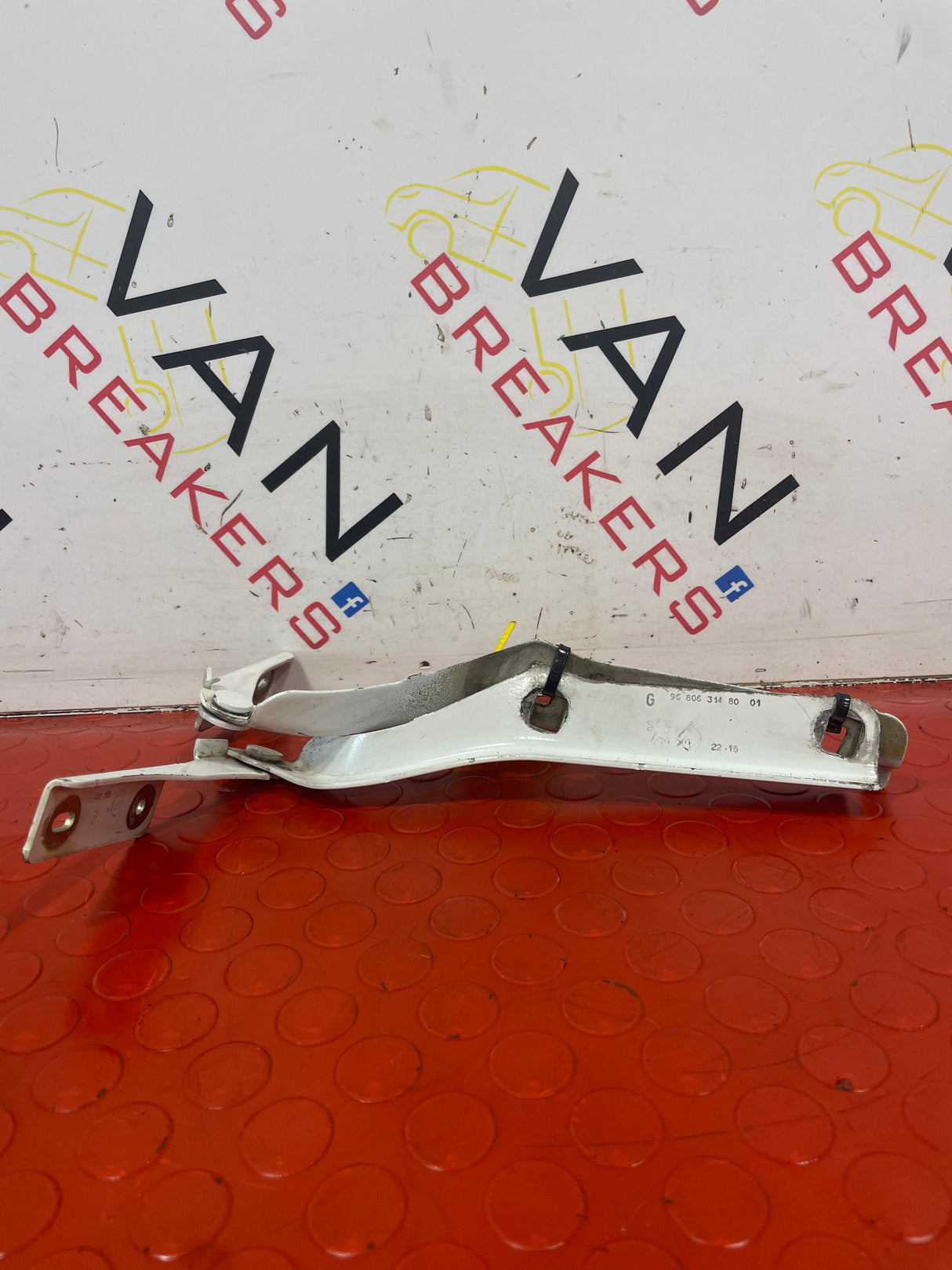 Peugeot Partner/Citroen Berlingo  BONNET HINGES (Pair) 2008-2018   P/N 968063148001