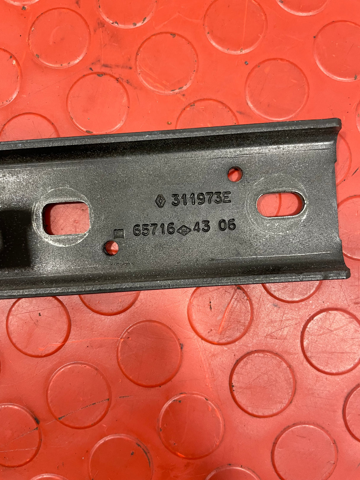 Vauxhall Vivaro/Renault Trafic SLIDING DOOR ROLLER PASSENGER SIDE 2013 P/N 311973E