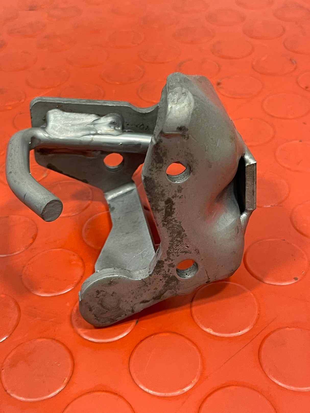 Citroen Berlingo/Peugeot Partner/Vauxhall Combo/Toyota Proace City INJECTOR PUMP BRACKET 1.5 HDI 2016-2025 P/N 98310966