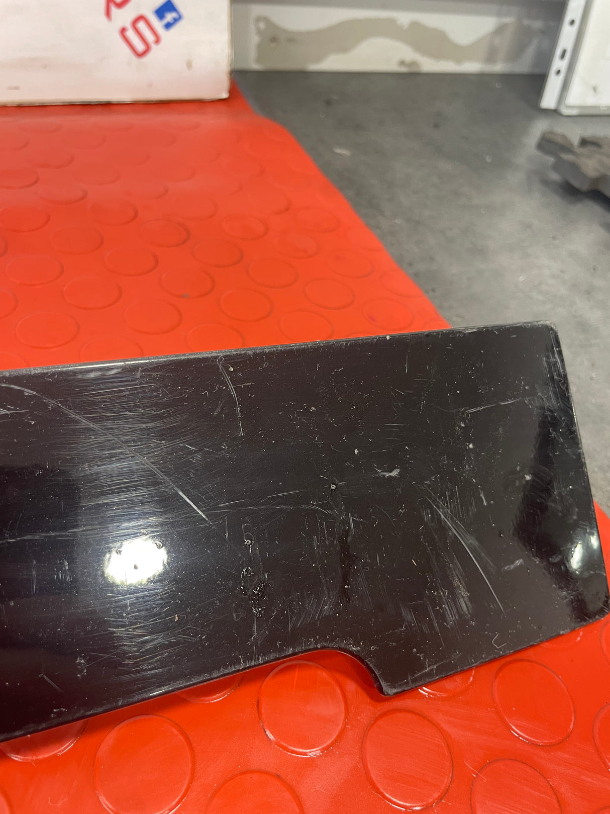 Citroen Dispatch/ Peugeot Expert/ Toyota Proace/ Vauxhall Vivaro PASSENGER SIDE SLIDING DOOR RAIL TRIM (Black) 2019-2023  P/N 9808384180