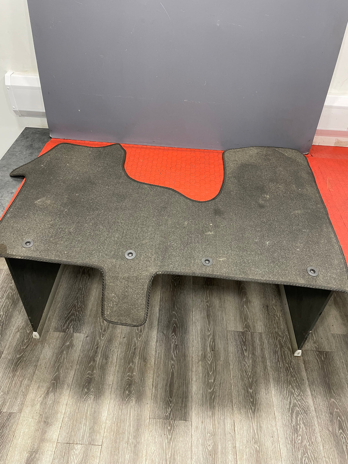 Renault Trafic/Vauxhall Vivaro/NV300 FLOOR MAT/ FLOOR CARPET 2014-2019 Ref.: 66692609