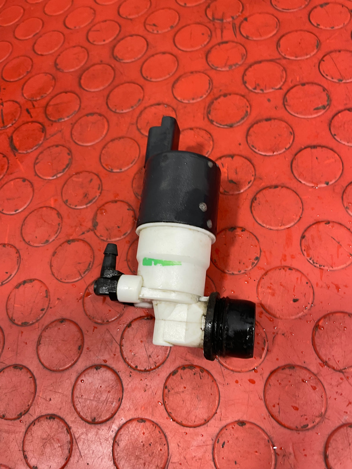 Citroen Berlingo/Peugeot Partner/Vauxhall Combo/Toyota Proace City WINDSCREEN WASHER PUMP P/N 9632984980 / 9645163380 / 9643447980