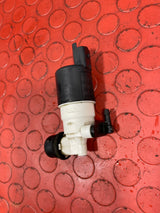 Citroen Berlingo/Peugeot Partner/Vauxhall Combo/Toyota Proace City WINDSCREEN WASHER PUMP P/N 9632984980 / 9645163380 / 9643447980