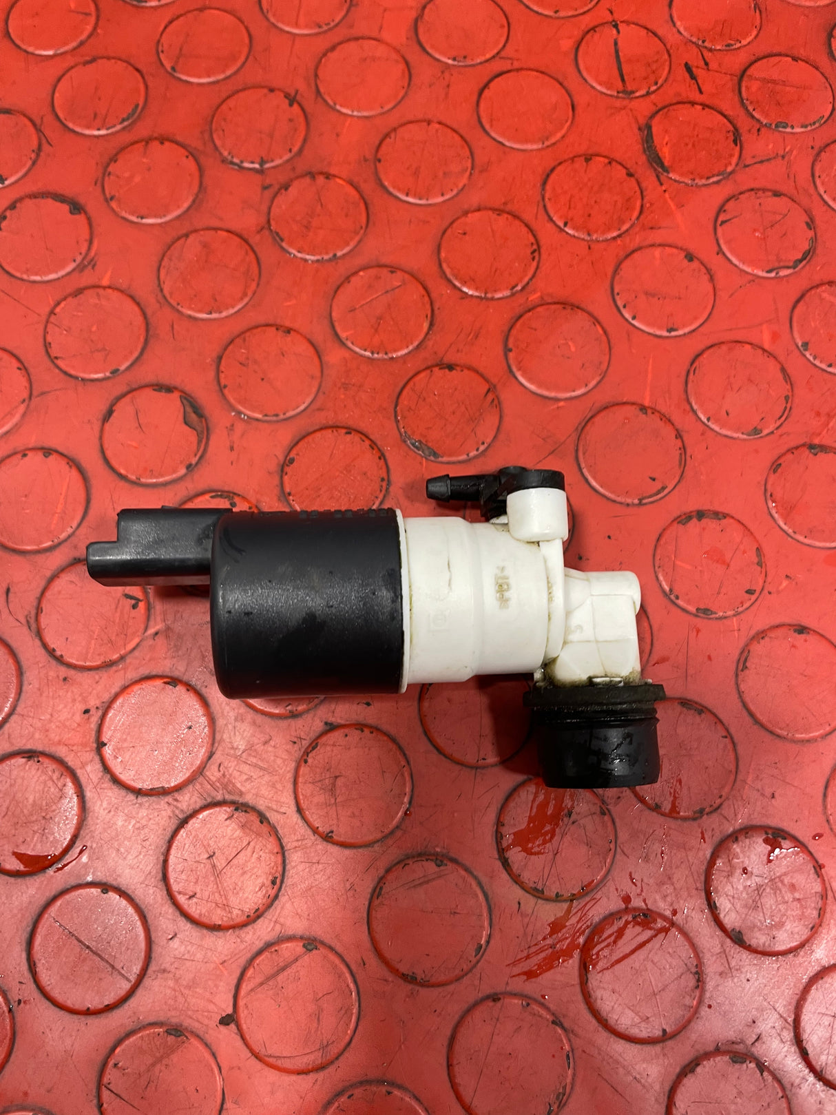Citroen Berlingo/Peugeot Partner/Vauxhall Combo/Toyota Proace City WINDSCREEN WASHER PUMP P/N 9632984980 / 9645163380 / 9643447980