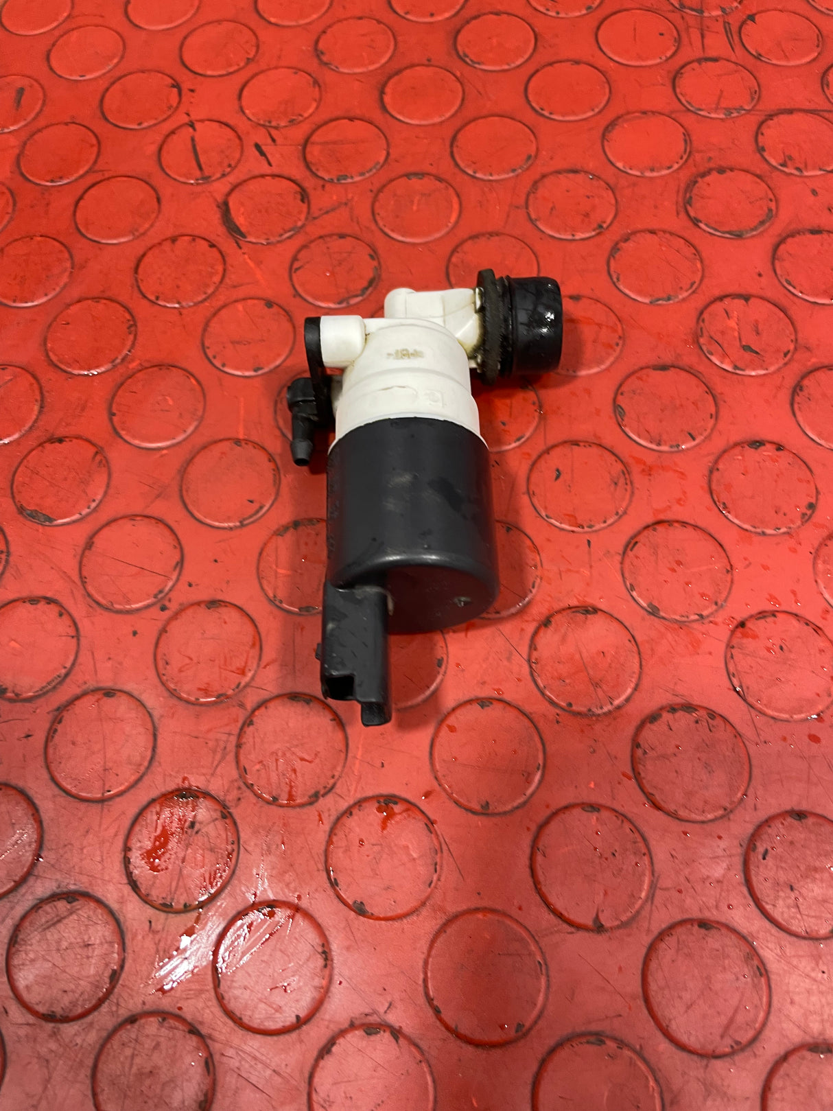 Citroen Berlingo/Peugeot Partner/Vauxhall Combo/Toyota Proace City WINDSCREEN WASHER PUMP P/N 9632984980 / 9645163380 / 9643447980