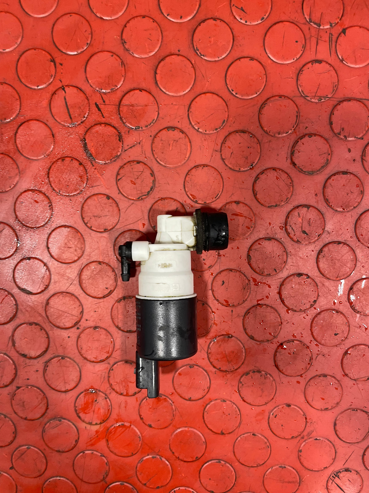 Citroen Berlingo/Peugeot Partner/Vauxhall Combo/Toyota Proace City WINDSCREEN WASHER PUMP P/N 9632984980 / 9645163380 / 9643447980