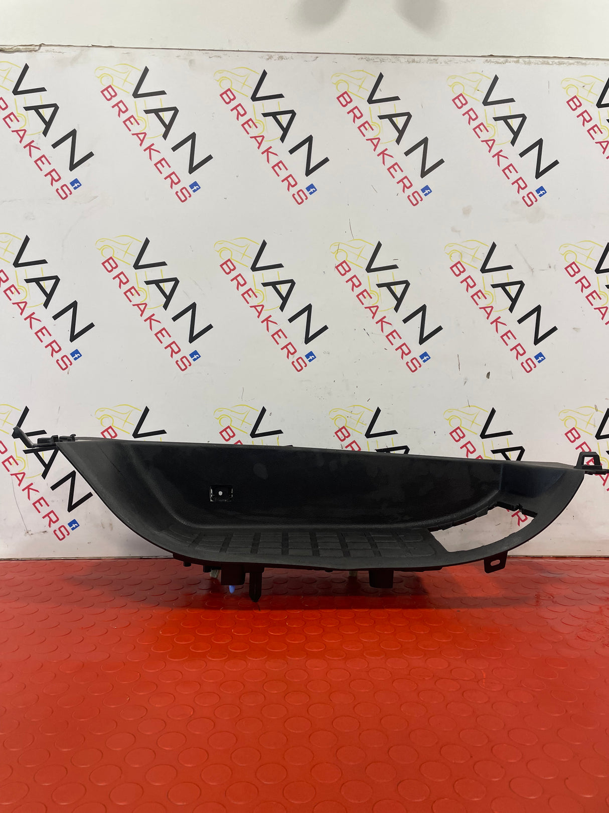 Citroen Dispatch/V Vivaro/T Proace/P Expert  SILL STEP PASSENGER SIDE  N/S 2018-2023 P/N 98100695ZD