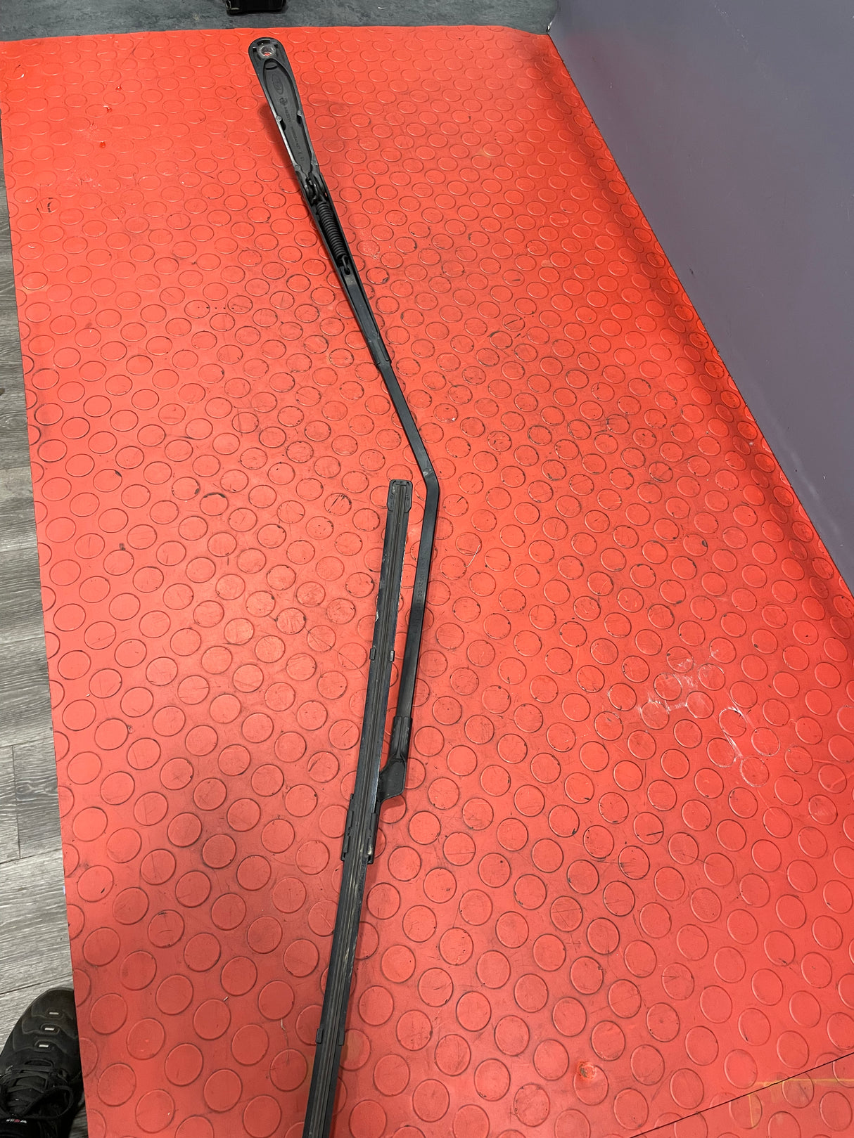 Ford Transit WIPER ARM w/ BLADE MK8 P/N BK3117526DE - 1