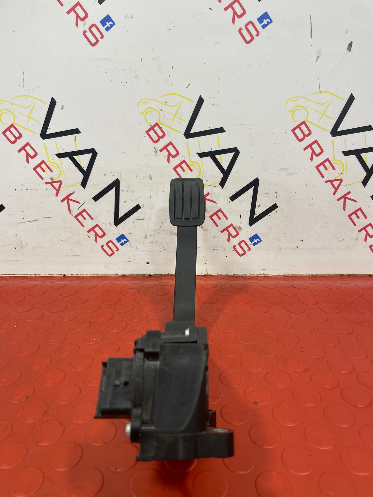Citroen Dispatch/Peugeot Expert/Vauxhall Vivaro/Toyota Proace/Fiat Scudo THROTTLE PEDAL 2016-2024 P/N 9806607380