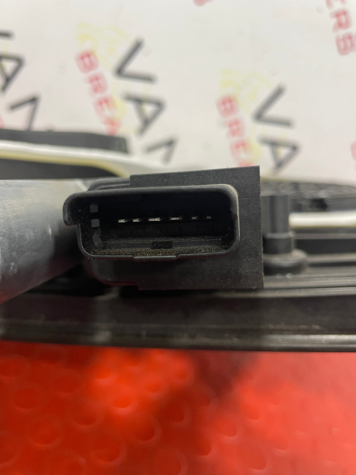 Peugeot Partner/Citroen Berlingo/Vauxhall Combo/Toyota Proace City FRONT WINDOW MOTOR / SPEAKER Passenger's Side 2019-2024 P/N 9830335880