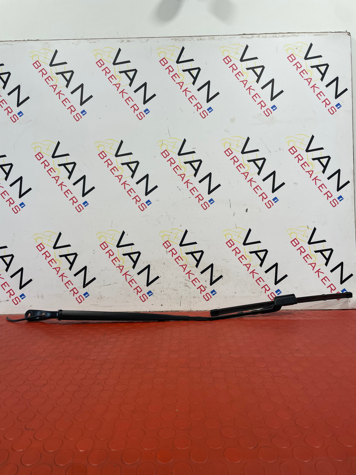 Vauxhall Combo/Peugeot Partner/Citroen Berlingo  PASSENGER SIDE WIPER ARM (FRONT)  P/N 9839409180