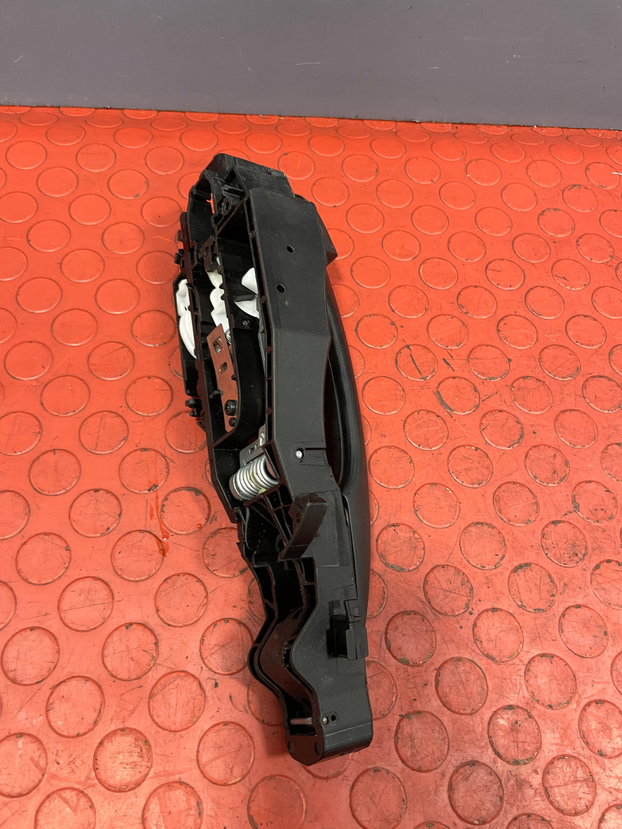 Citroen Dispatch/Peugeot Expert/Vauxhall Vivaro/Toyota Proace/Fiat Scudo OUTER DOOR HANDLE OPENER Driver's Side Front 2016-2024 P/N 9688834080 - 1