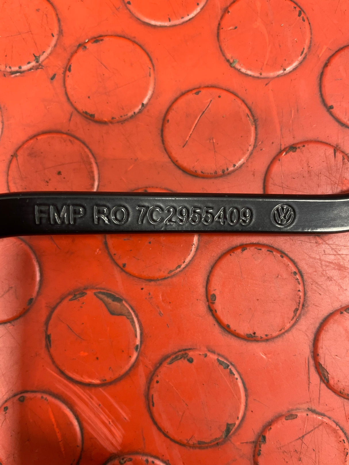 Volkswagen Crafter WIPER ARM Passenger's Side 2017-2023 P/N 7C2955409