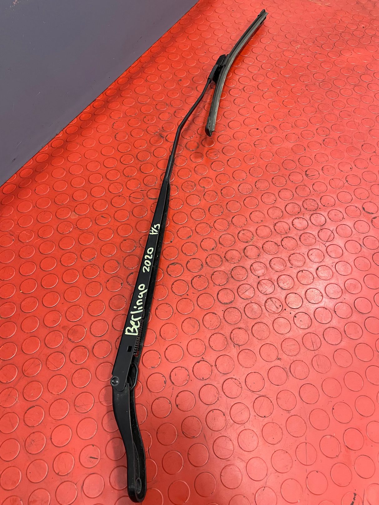 Vauxhall Combo/Peugeot Partner/Citroen Berlingo/Toyota Proace City WIPER ARM ASSEMBLY (No Hose) Front Passenger's Side P/N 9839409180 - 1
