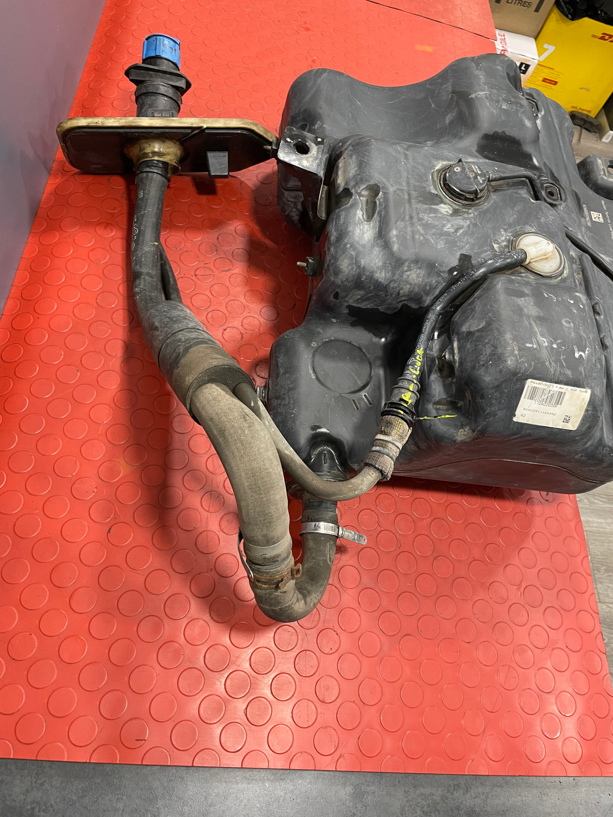 Vauxhall Vivaro/Renault Trafic/Nissan NV300 ADBLUE TANK w/ FILLER HOSE 1.6 2014-2019 P/N 172A22038R
