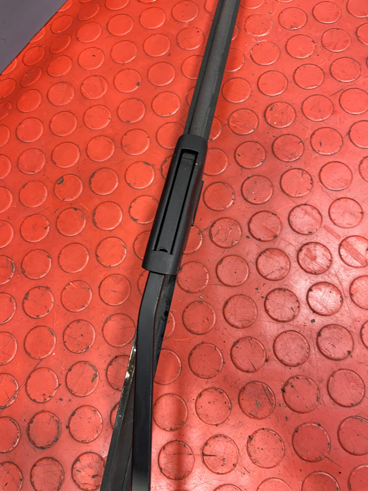 Peugeot Expert/Citroen Dispatch/Vauxhall Vivaro/Toyota Proace/Fiat Scudo WINDSCREEN WIPER ARM WORN BLADE Driver's Side 2016-2024 P/N 9808465680