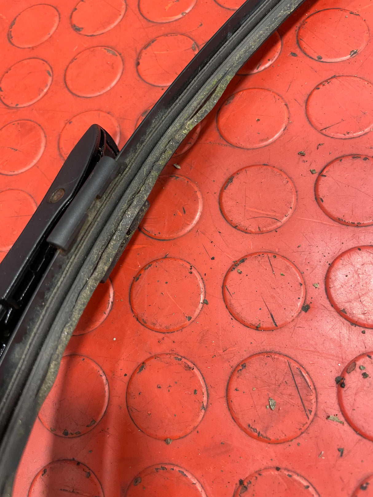 Peugeot Expert/Citroen Dispatch/Vauxhall Vivaro/Toyota Proace/Fiat Scudo WINDSCREEN WIPER ARM WORN BLADE Driver's Side 2016-2024 P/N 9808465680