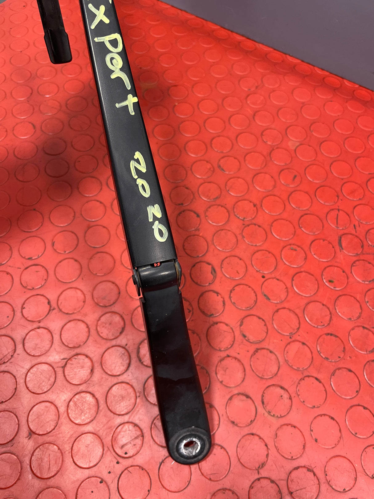 Peugeot Expert/Citroen Dispatch/Vauxhall Vivaro/Toyota Proace/Fiat Scudo WINDSCREEN WIPER ARM WORN BLADE Driver's Side 2016-2024 P/N 9808465680