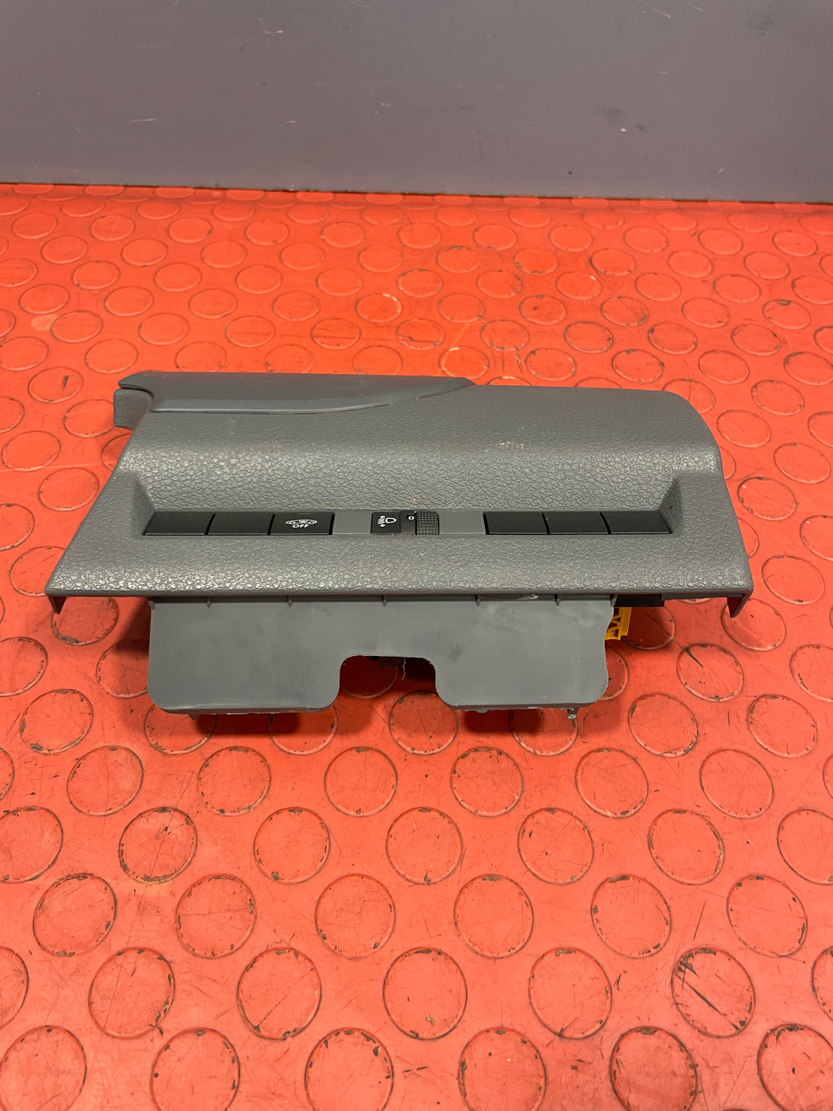 Peugeot Expert/Citroen Dispatch/Vauxhall Vivaro/Toyota Proace DASHBOARD TRIM LIGHT CONTROL SYSTEMS 2016-2024 P/N 9809545177 - 1