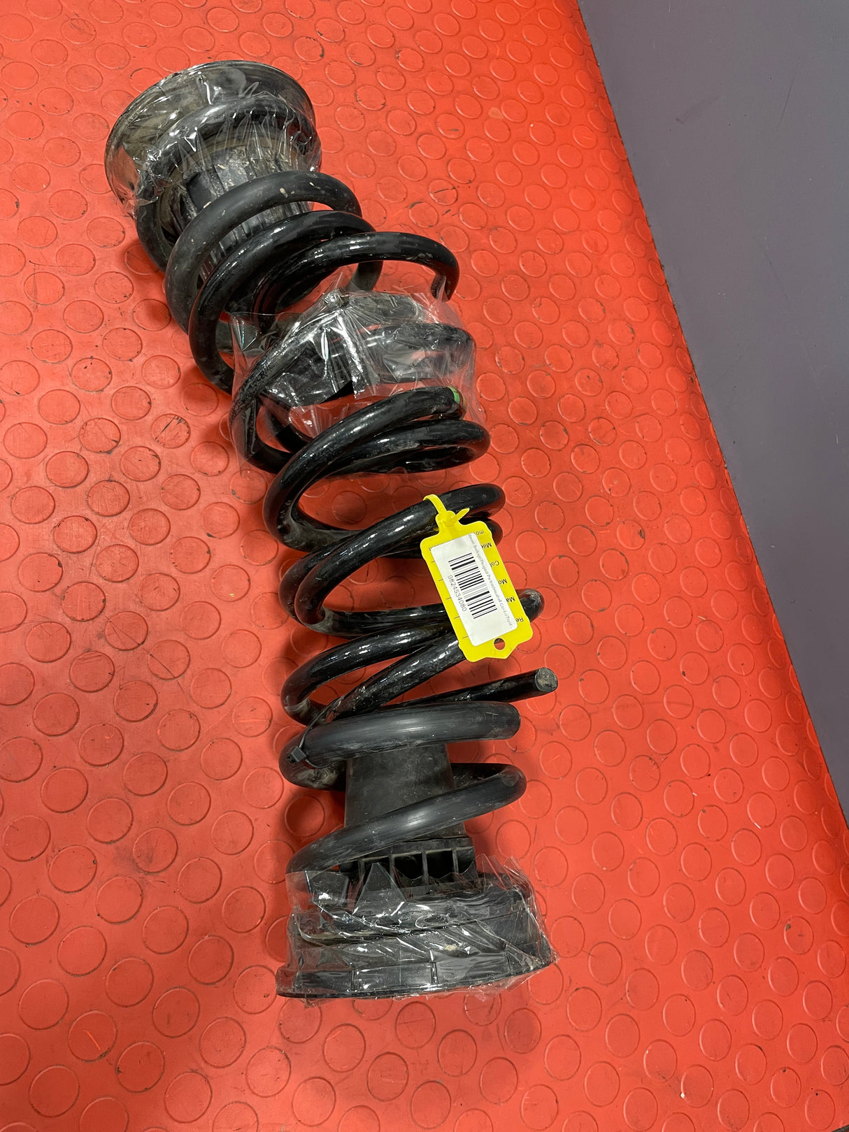 Citroen Berlingo/Peugeot Partner/vauxhall Combo/Toyota Proace City REAR COIL SPRING PAIR w/ RUBBER PLATE 2019-2024 P/N 9824534080