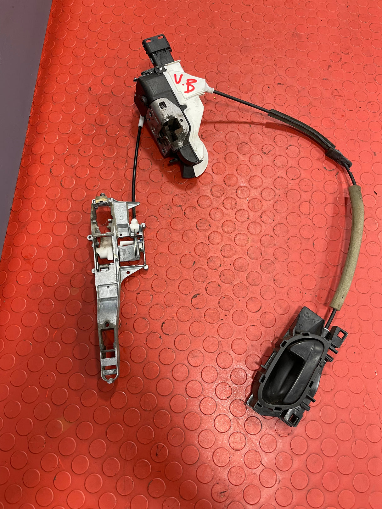 Citroen Berlingo/Peugeot Partner DRIVER SIDE FRONT INNER DOOR OPENER SET 2008-2018 P/N A01454 / 96555514XT