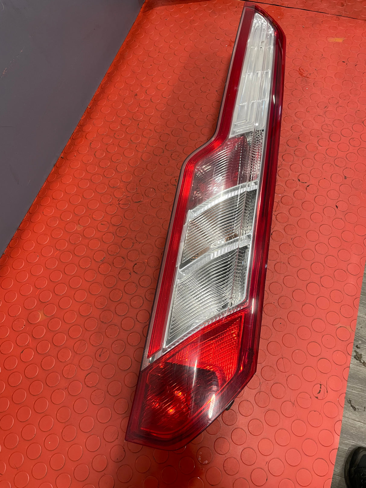 Ford Transit Custom TAILLIGHT DRIVER SIDE RH 2013-2018 P/N BK2113404AG