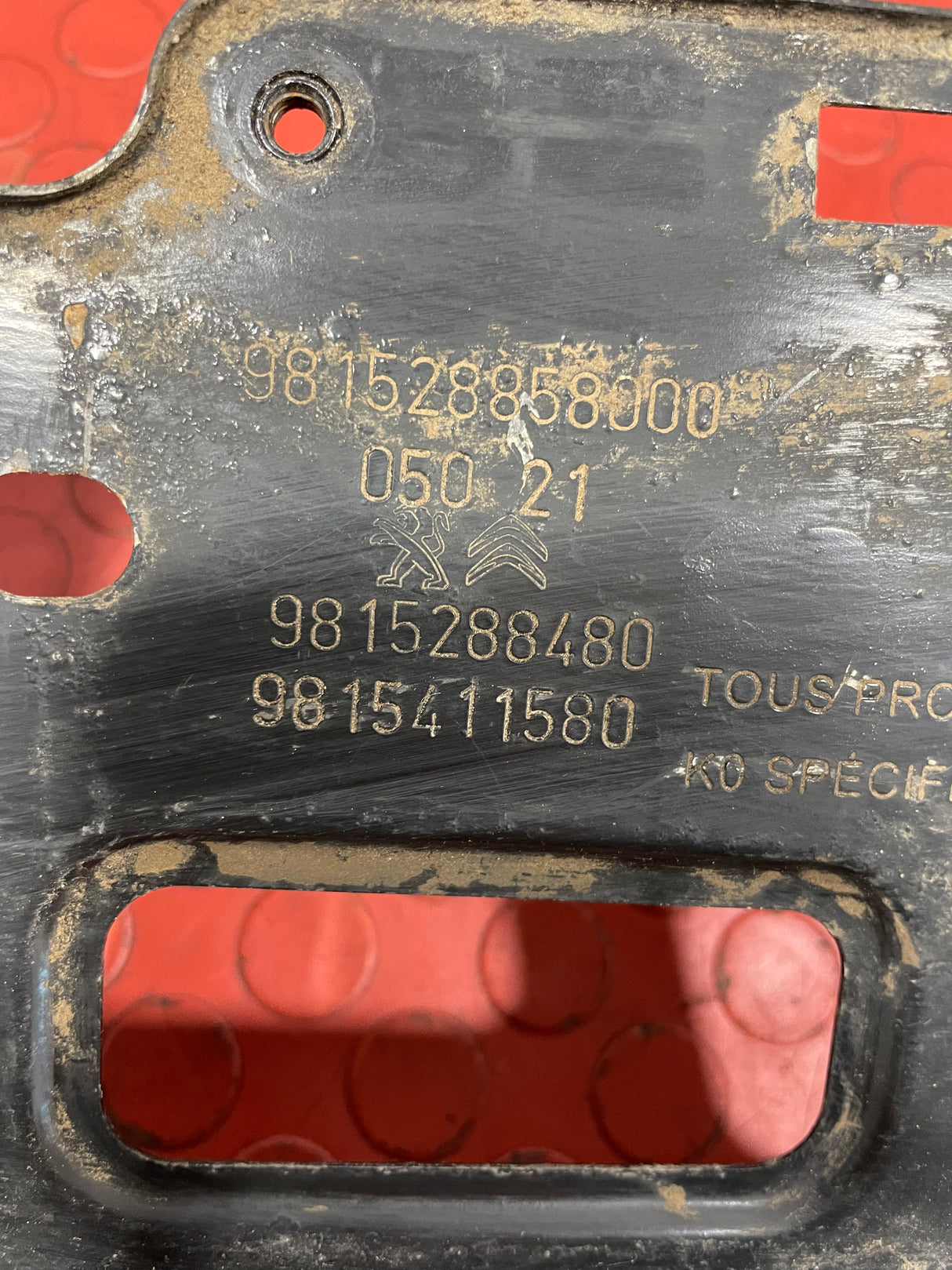 Citroen Berlingo/Peugeot Partner/Vauxhall Combo/Toyota Proace City BATTERY HOLDER 1.5 2019-2024 P/N 9815288480-2 / 9815288580
