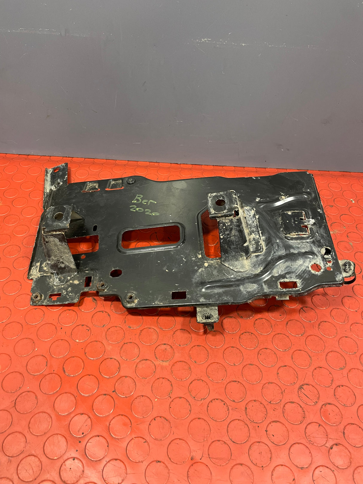 Citroen Berlingo/Peugeot Partner/Vauxhall Combo/Toyota Proace City BATTERY HOLDER 1.5 2019-2024 P/N 9815288480-2 / 9815288580