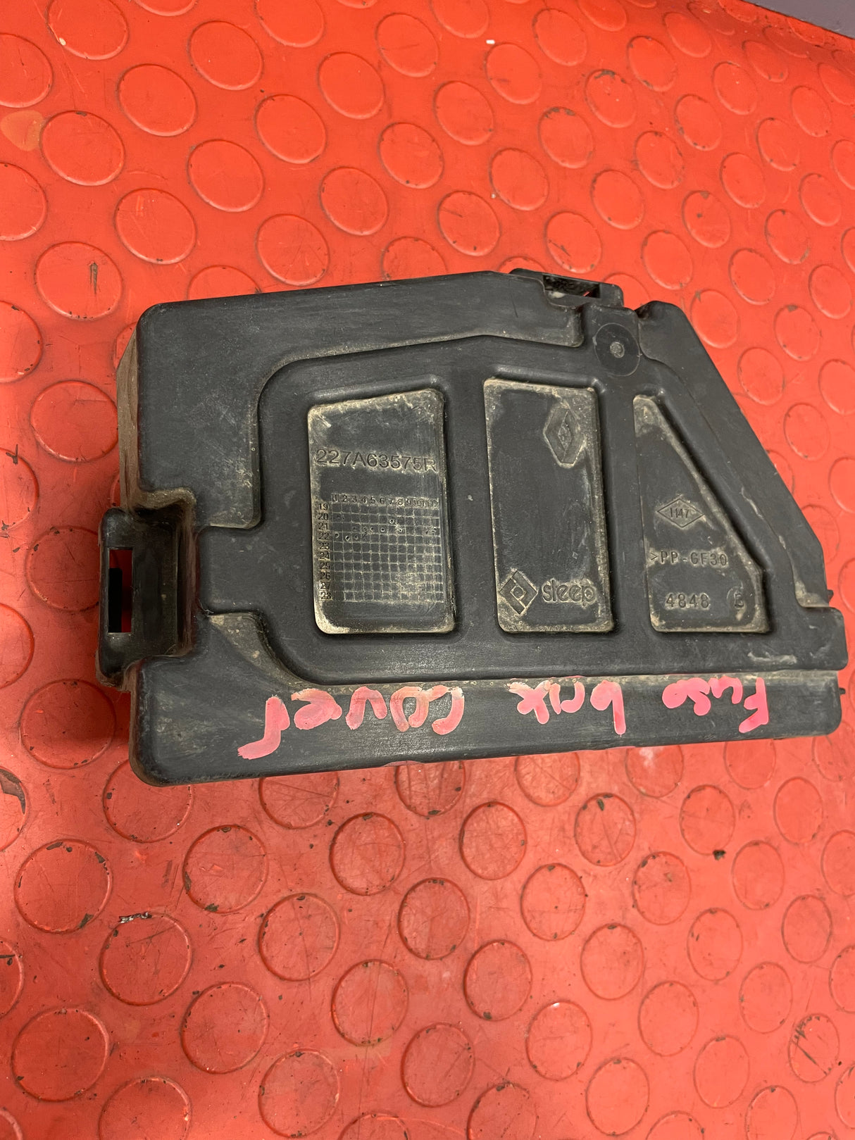 Renault Trafic/Nissan NV300 FUSE BOX COVER 2019-2024 P/N 227A63575R