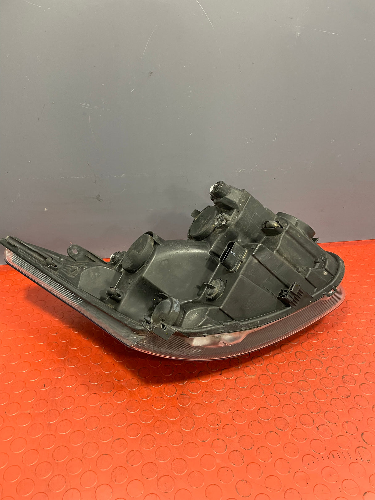Ford Transit HEADLIGHT ASSEMBLY BLACK INTERIOR Passenger's Side (with Visible Lens Scratches) MK8 2.0 P/N GK3113W030AA / BK3113W030B