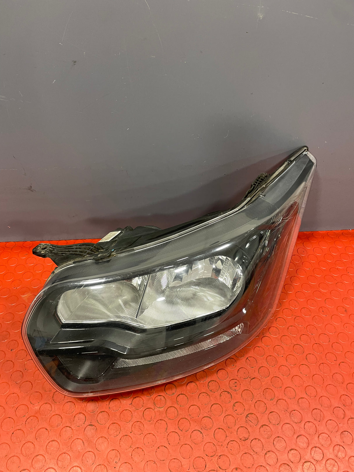 Ford Transit HEADLIGHT ASSEMBLY BLACK INTERIOR Passenger's Side (with Visible Lens Scratches) MK8 2.0 P/N GK3113W030AA / BK3113W030B