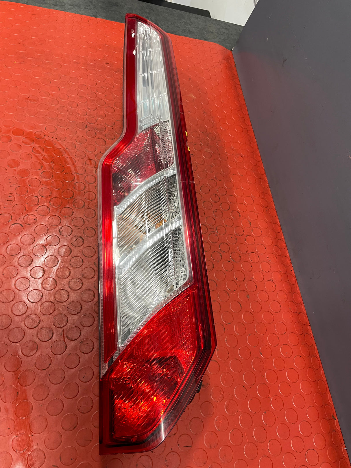 Ford Transit Custom TAILLIGHT ASSEMBLY Driver's Side (Small Scrape) 2016-2023 P/N BK2113404AJ - 5