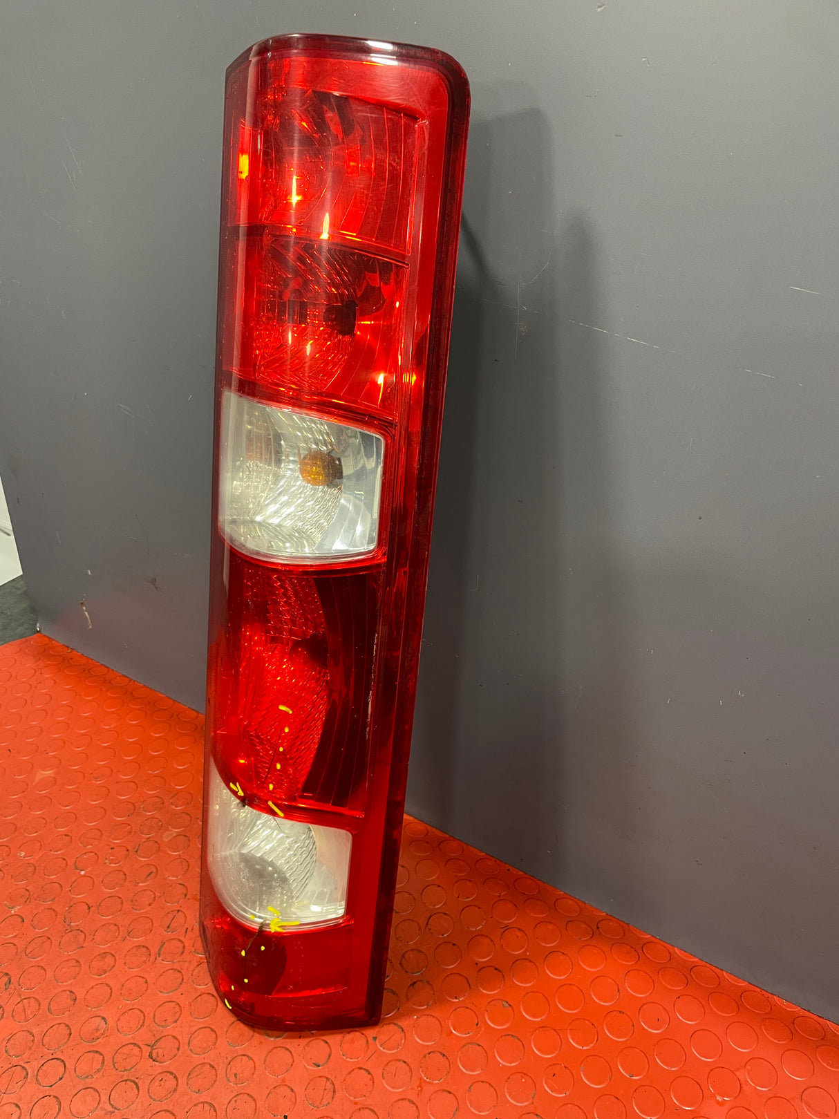 Saic Iveco Daily TAILLIGHT ASSEMBLY (with Hairline Crack) Driver's Side 2006-2014 P/N 69500590
