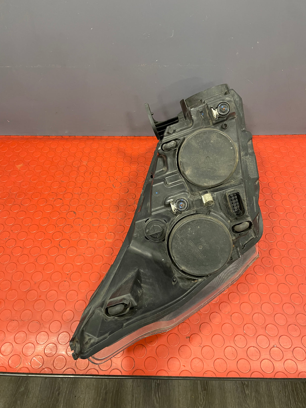 Ford Transit Custom HEADLIGHT ASSEMBLY Passenger's Side Black Interior 2013-2016 P/N BK2113W030AG / BK2113W030B