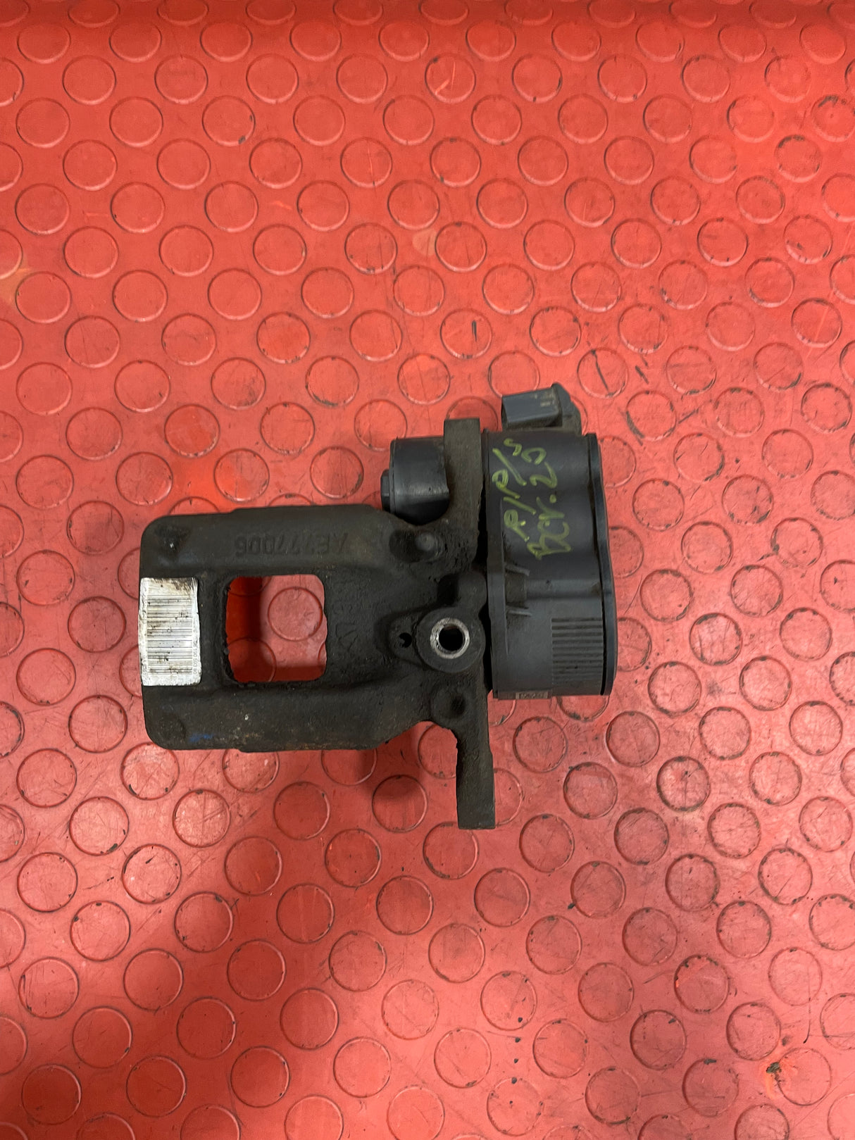 Citroen Berlingo/Peugeot Partner/Vauxhall Combo/Toyota Proace City REAR BRAKE CALIPER (Electric Socket Crack Repaired/2Pin) Passenger's Side 2019-2024 1.5 P/N 9819059380