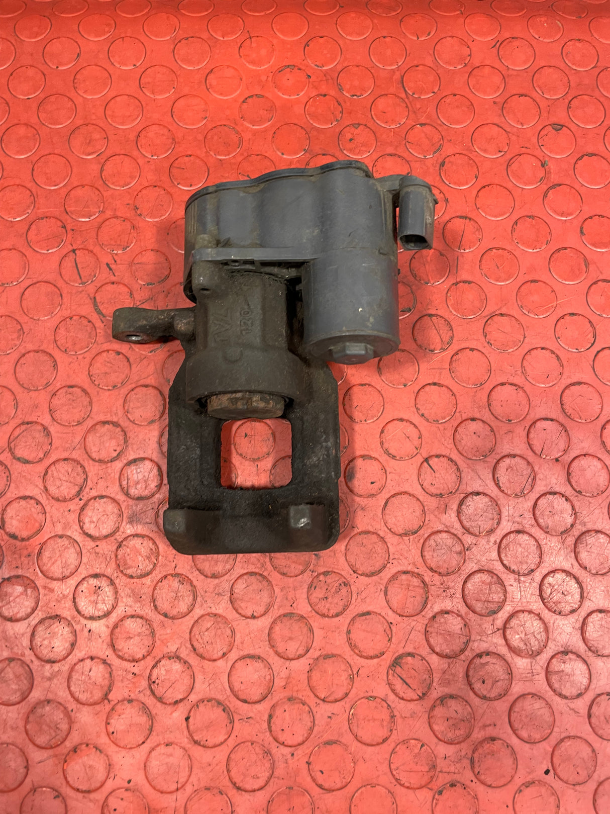 Citroen Berlingo/Peugeot Partner/Vauxhall Combo/Toyota Proace City REAR BRAKE CALIPER (Electric Socket Crack Repaired/2Pin) Passenger's Side 2019-2024 1.5 P/N 9819059380