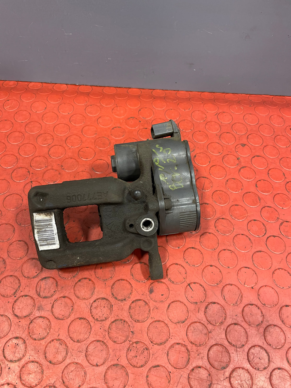 Citroen Berlingo/Peugeot Partner/Vauxhall Combo/Toyota Proace City REAR BRAKE CALIPER (Electric Socket Crack Repaired/2Pin) Passenger's Side 2019-2024 1.5 P/N 9819059380